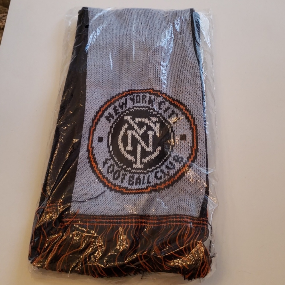 Scarf - Picture 1 of 4
